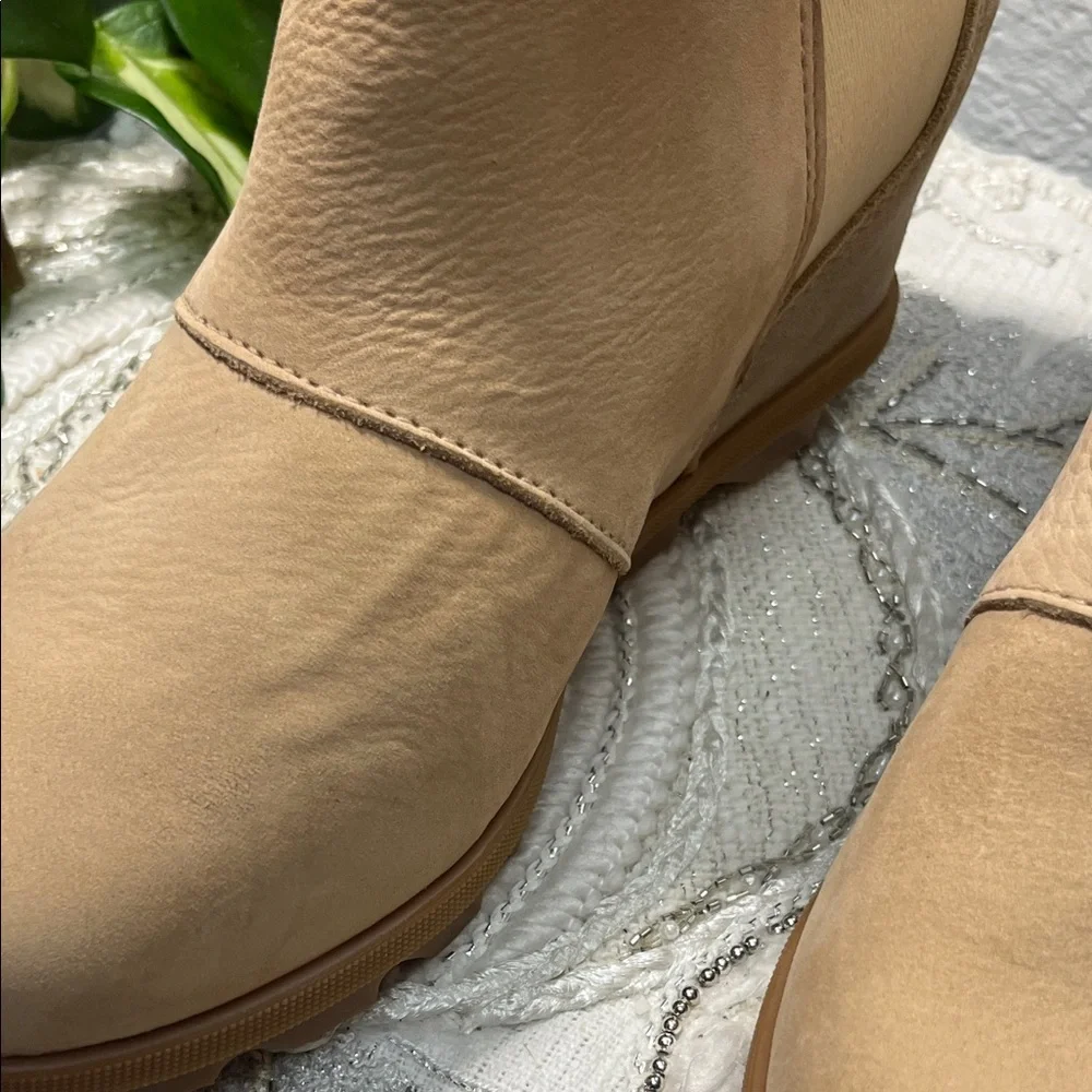 NWT Sorel ARCTIC™ WEDGE II CHELSEA LUX BOOT​ (Size 7)